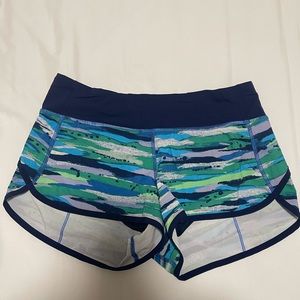 Lululemon 2.5 inch Speed Up shorts
